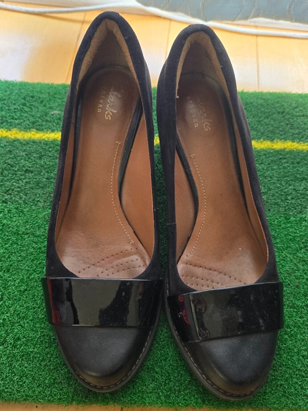 Clarks Artisan Black Suede Patent Leather Block Heel Pumps Shoes Size US 7